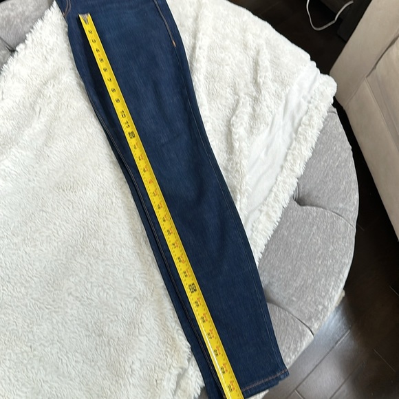 True Religion Women's Jennie Runway Legging
Skinny Jeans - Picture 9 of 9